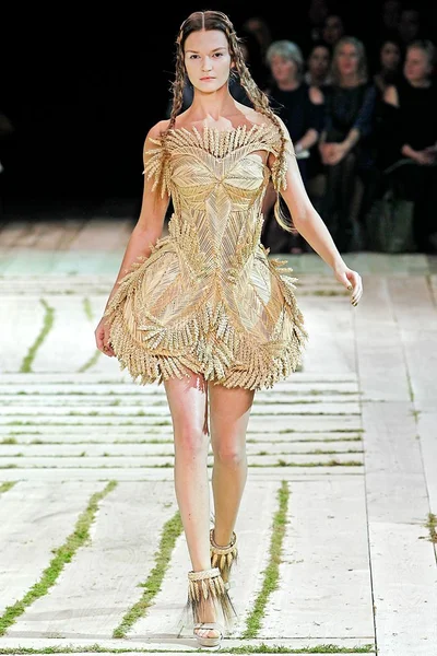 Look 21